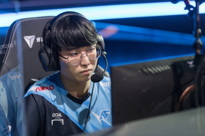 他目前掌舵 他目前掌舵