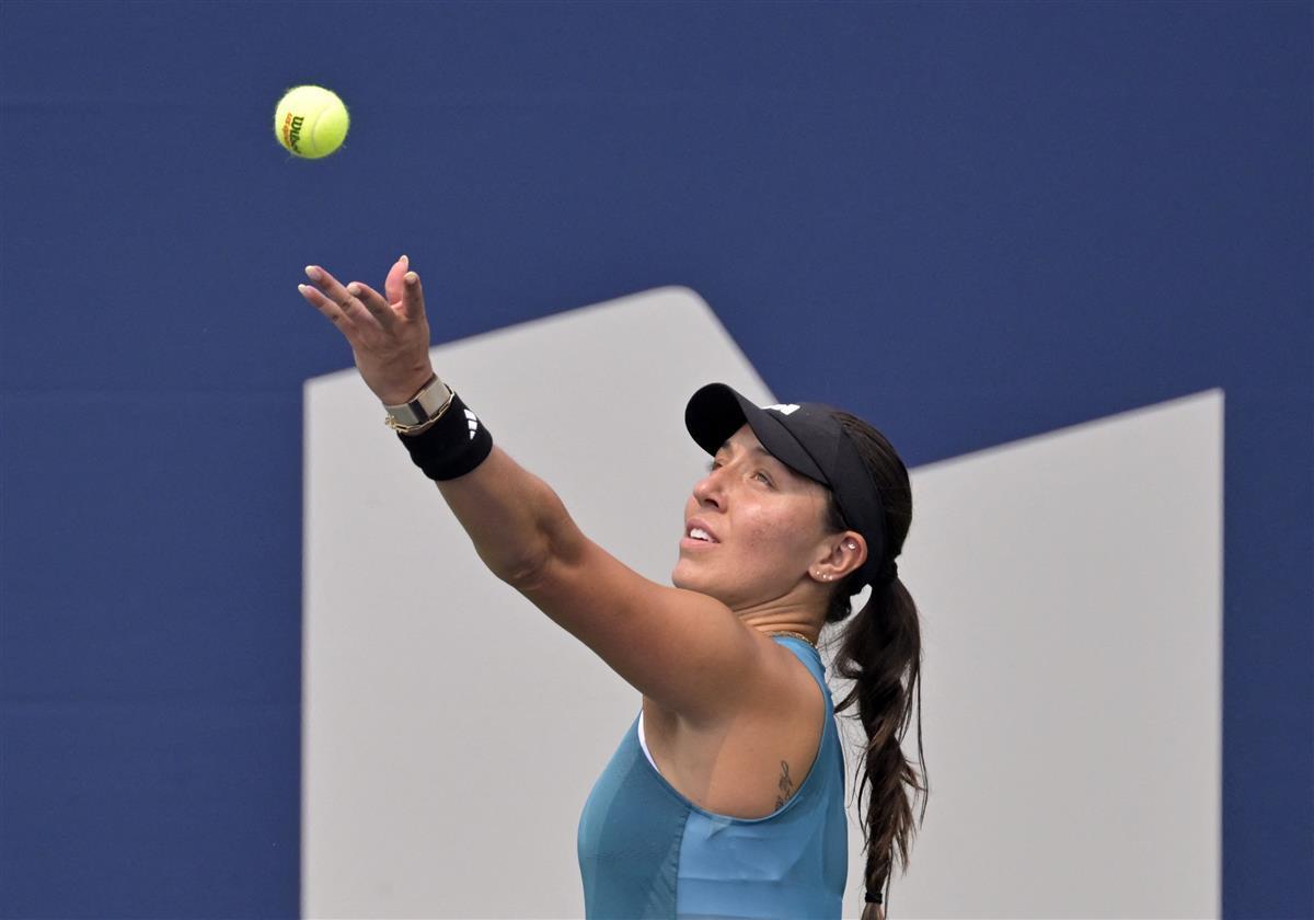 他在中场时 他在中场时