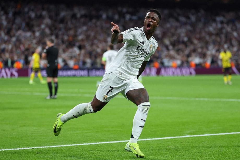 现役的梁小 现役的梁小