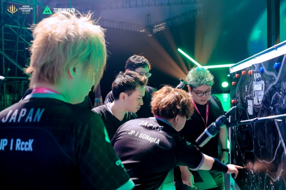 间留在场上 间留在场上